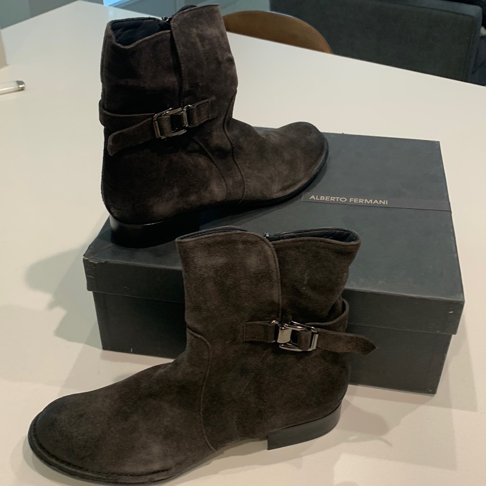 Alberto Fermani grey suede women’s boots size 38 / 7.5